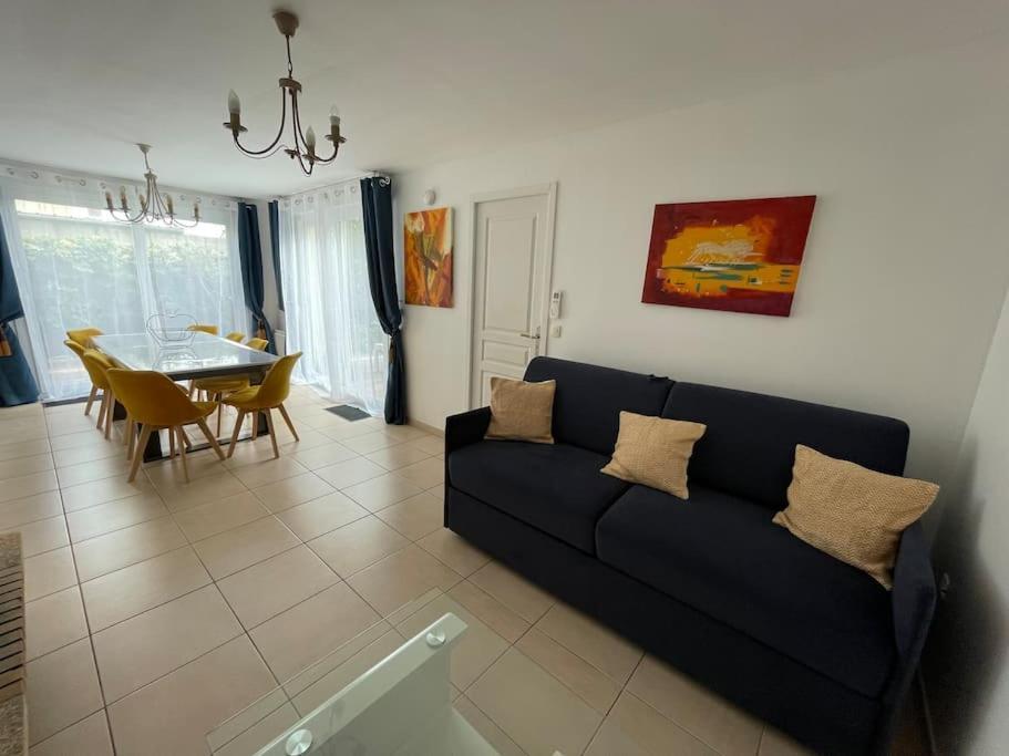 Maison De Vacances Familiale Ouistreham Bagian luar foto